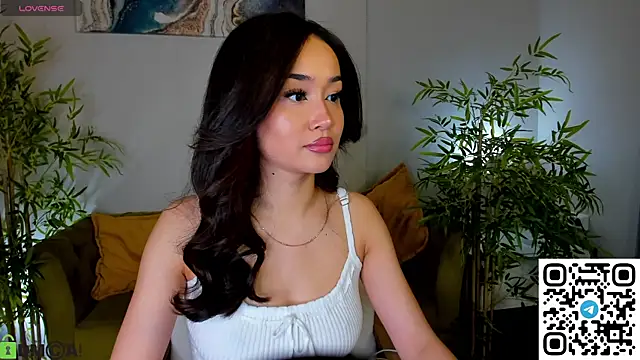 Riddle Lay online show from April 26, 1:42 pm