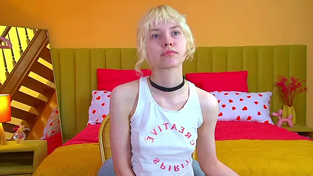 HannahHollis online show from May 3, 6:28 am