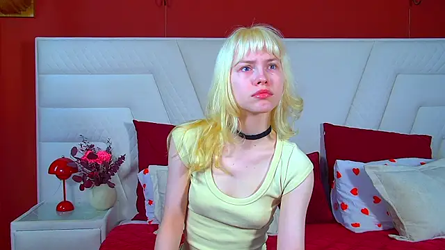 HannahHollis online show from May 26, 6:13 am