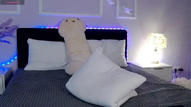 dollyweb online show from May 15, 1:47 pm