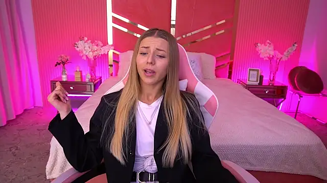 DoveLovee online show from May 13, 1:39 pm