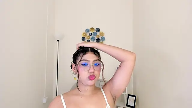 Mallory Lee online show from May 6, 12:09 pm