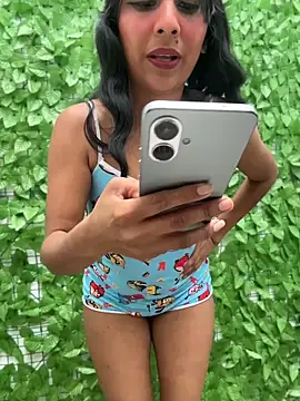 MELIZ QUEEN online show from April 25, 1:41 pm