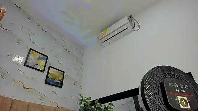 Candicewayne online show from June 11, 10:45 am