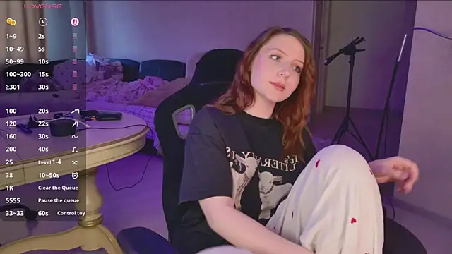 YouHoldMee online show from May 9, 3:30 am