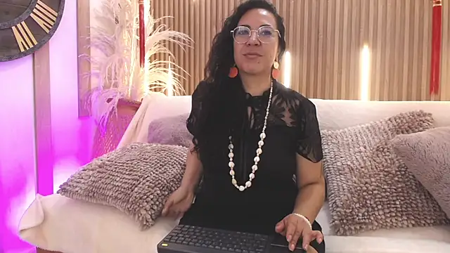 Velvet Curly online show from June 19, 12:52 pm