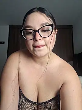 Nicolevega1 online show from April 27, 11:35 pm