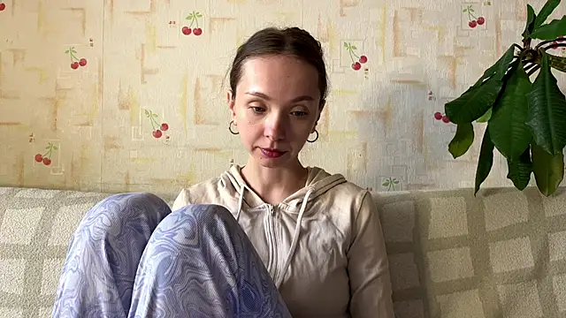 AdriannaBill online show from April 29, 4:31 pm