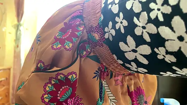 AdriannaBill online show from May 16, 4:17 pm