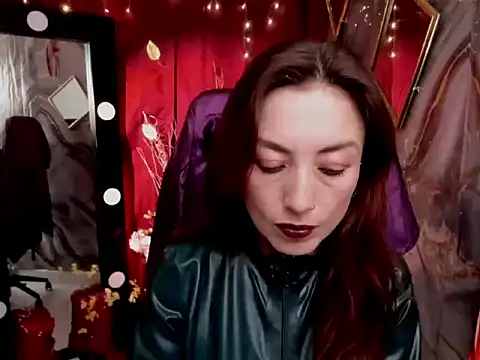 Queenscarlettsecret online show from May 11, 1:46 pm