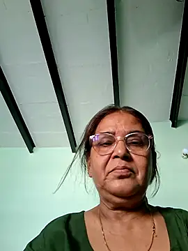 Shalini3456 online show from May 22, 10:02 am