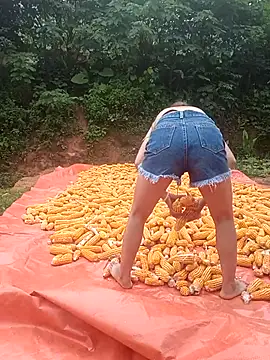 Elena Mia online show from July 7, 6:47 am