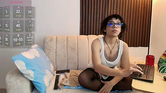 Laena Castillo online show from June 20, 8:34 pm