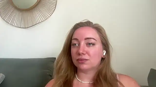 arielsweetieee online show from July 2, 10:21 am