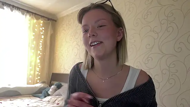 Tonya Silva online show from April 28, 3:38 pm