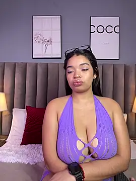 LilyFoox online show from May 9, 2:30 pm