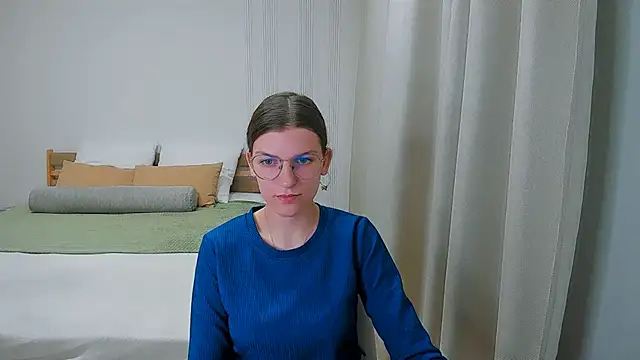 AnnaThorne online show from May 5, 5:21 am