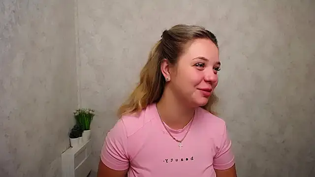 NicoleAura online show from June 26, 5:41 am