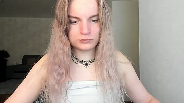 milliKira006 online show from May 2, 8:01 pm