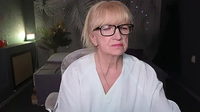 Dr Mireille online show from May 26, 11:42 am