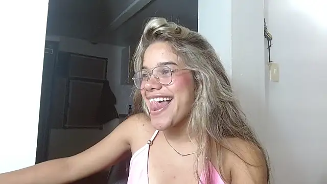 little babyboo  online show from June 7, 12:17 am