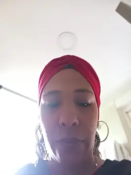 Ivon C online show from May 19, 1:29 pm