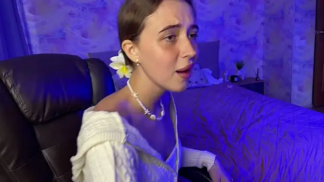 Tiana Belle online show from May 16, 1:41 am