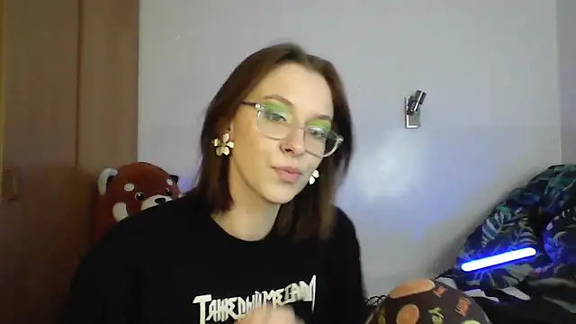 JuicyErika online show from May 5, 8:45 pm