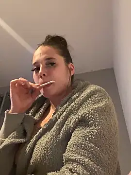 Poppylooloo online show from April 22, 8:06 pm