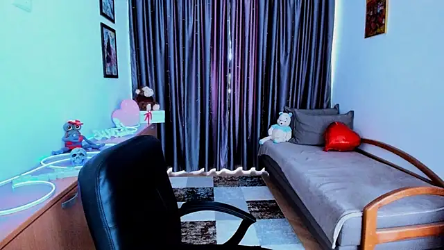MiniLysii online show from June 7, 7:37 am