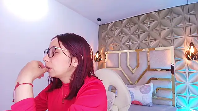 stephaniesun  online show from June 3, 3:17 pm