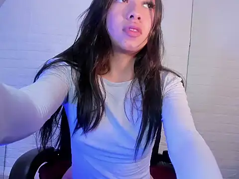 Aris Logan online show from May 9, 4:47 am