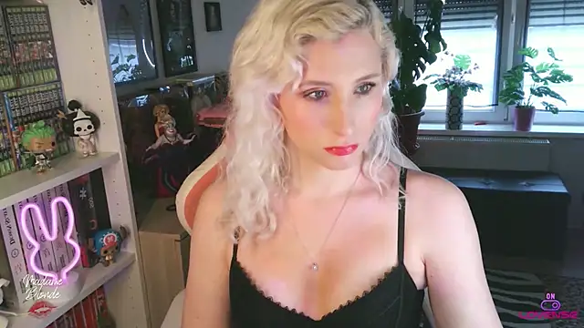 Madame Blonde online show from May 3, 12:30 pm