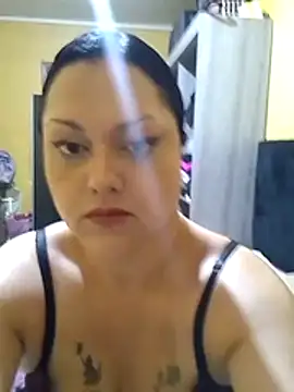 Darklilithrose1  online show from April 25, 10:51 pm