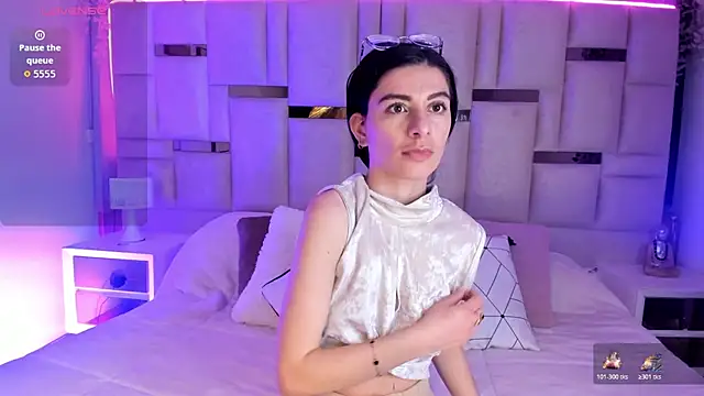 mariana  thompson online show from July 18, 2:37 am