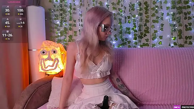  CloudNine  online show from April 26, 2:09 am