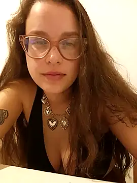 LunnaKitten online show from May 2, 1:20 am