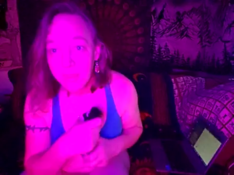 KaleighWyrd online show from April 30, 1:00 am