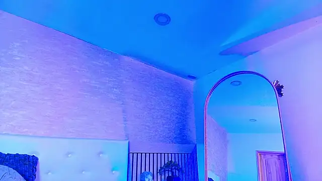 AshleyGross  online show from May 11, 8:28 pm