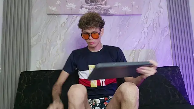 KING BOYS2026 online show from May 30, 3:04 am