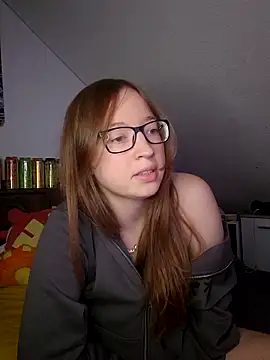 Freaky-Doll online show from June 14, 8:20 pm
