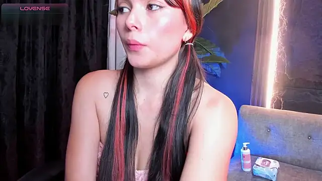 Aili queen online show from May 23, 12:36 pm