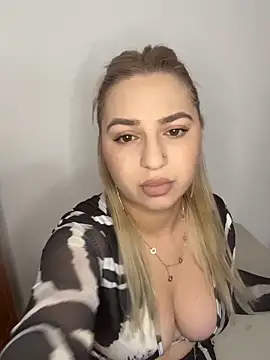 AmandaSnack online show from May 13, 8:09 am