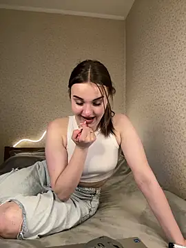 Vyxia online show from June 18, 6:24 pm