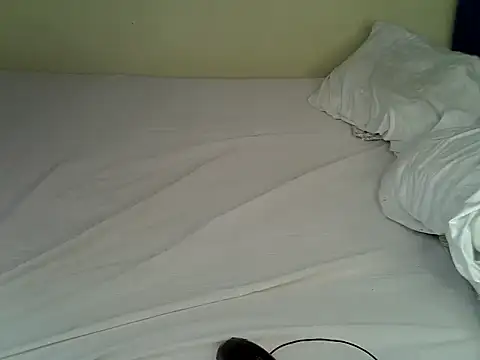 lovvelyheers online show from June 8, 1:01 am