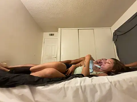 Baybeecakes online show from June 10, 4:22 am