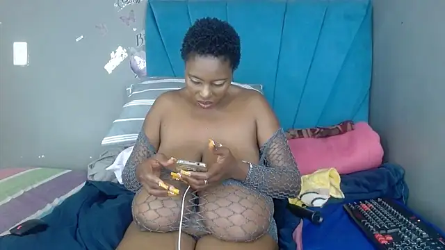 Bustyboobs1986xXx online show from June 13, 7:33 pm