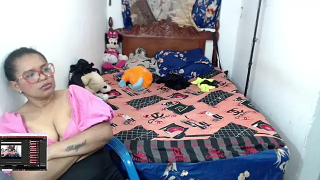 Doumorenos online show from June 19, 2:49 am