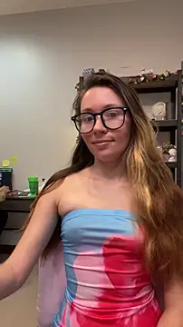 Mini girl do it better online show from June 5, 10:05 pm