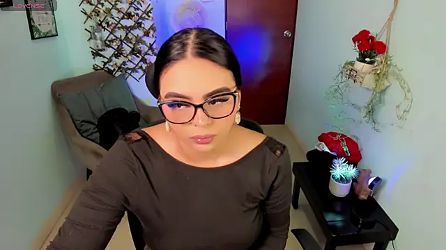 Margot Robie online show from June 9, 1:54 pm